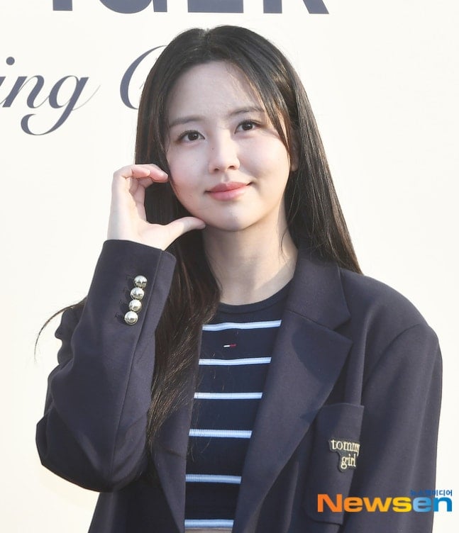 [잡담] 오늘 김소현인데 앞머리 없는게 더 예쁘다 | 인스티즈