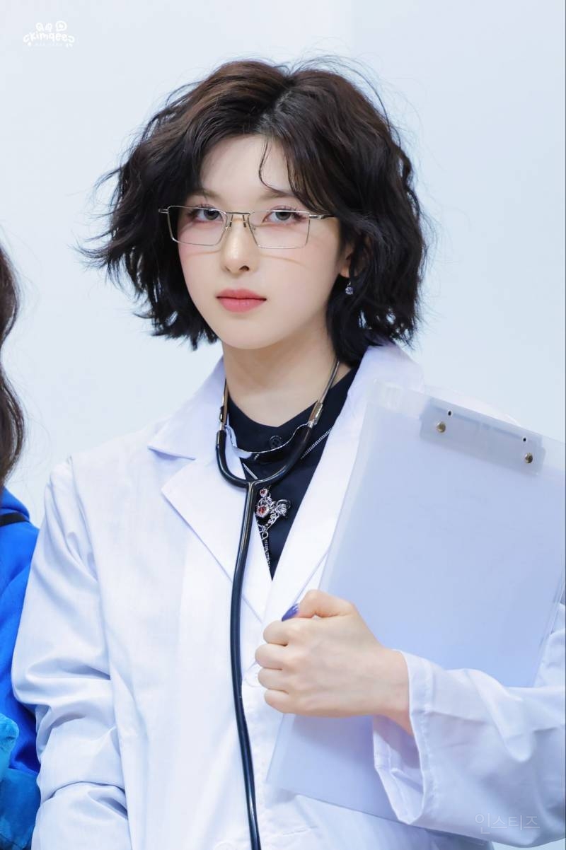 뜨고있는 사진마다 진짜 잘생긴 여돌 팬싸짤....jpg | 인스티즈
