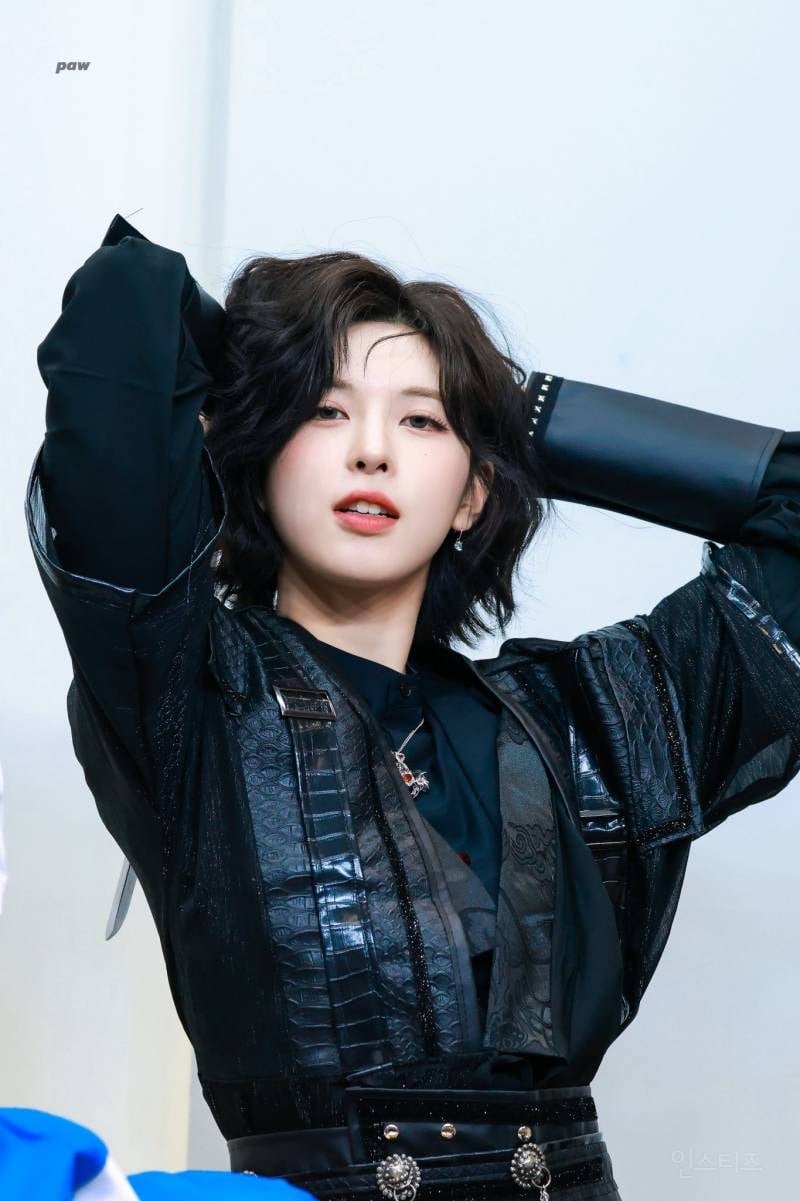 뜨고있는 사진마다 진짜 잘생긴 여돌 팬싸짤....jpg | 인스티즈