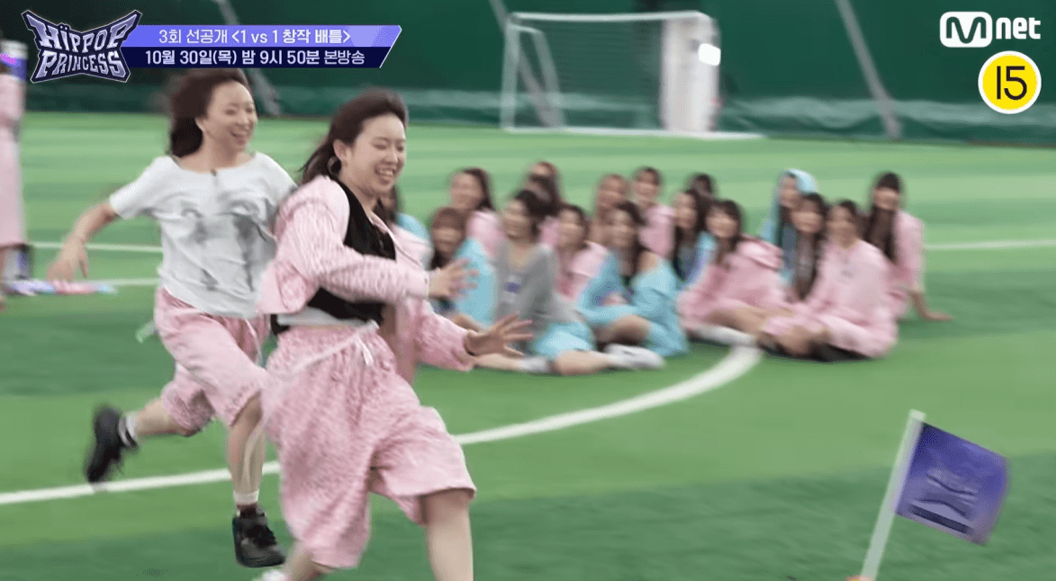 여자가 첫눈에 반하면 나오는 표정.twt | 인스티즈