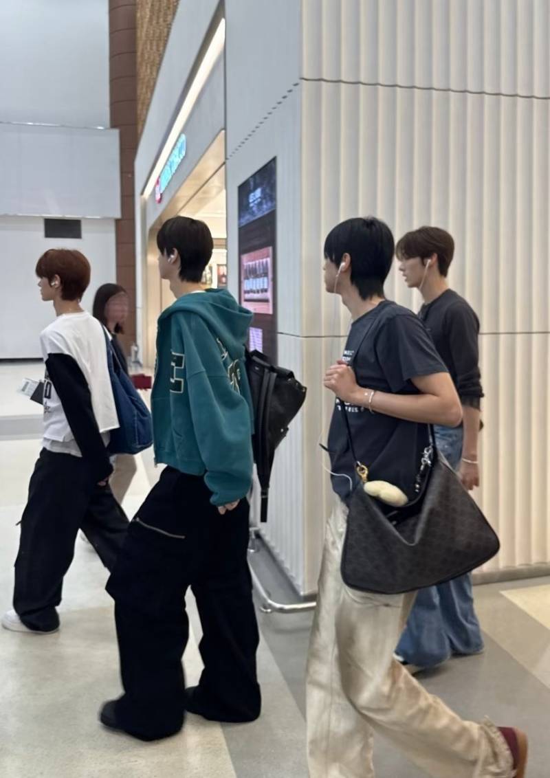 현재 sns에서 논란중인 투어스 사진..JPG | 인스티즈