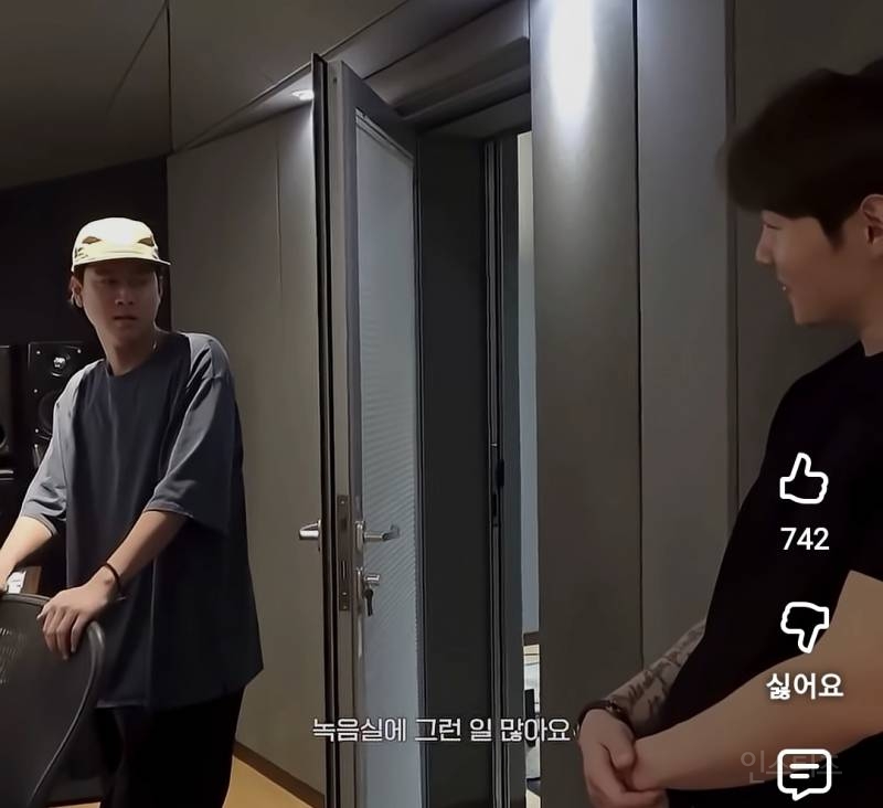 녹음실에서 녹음하다 귀신 본썰 푸는 이창섭.jpg | 인스티즈