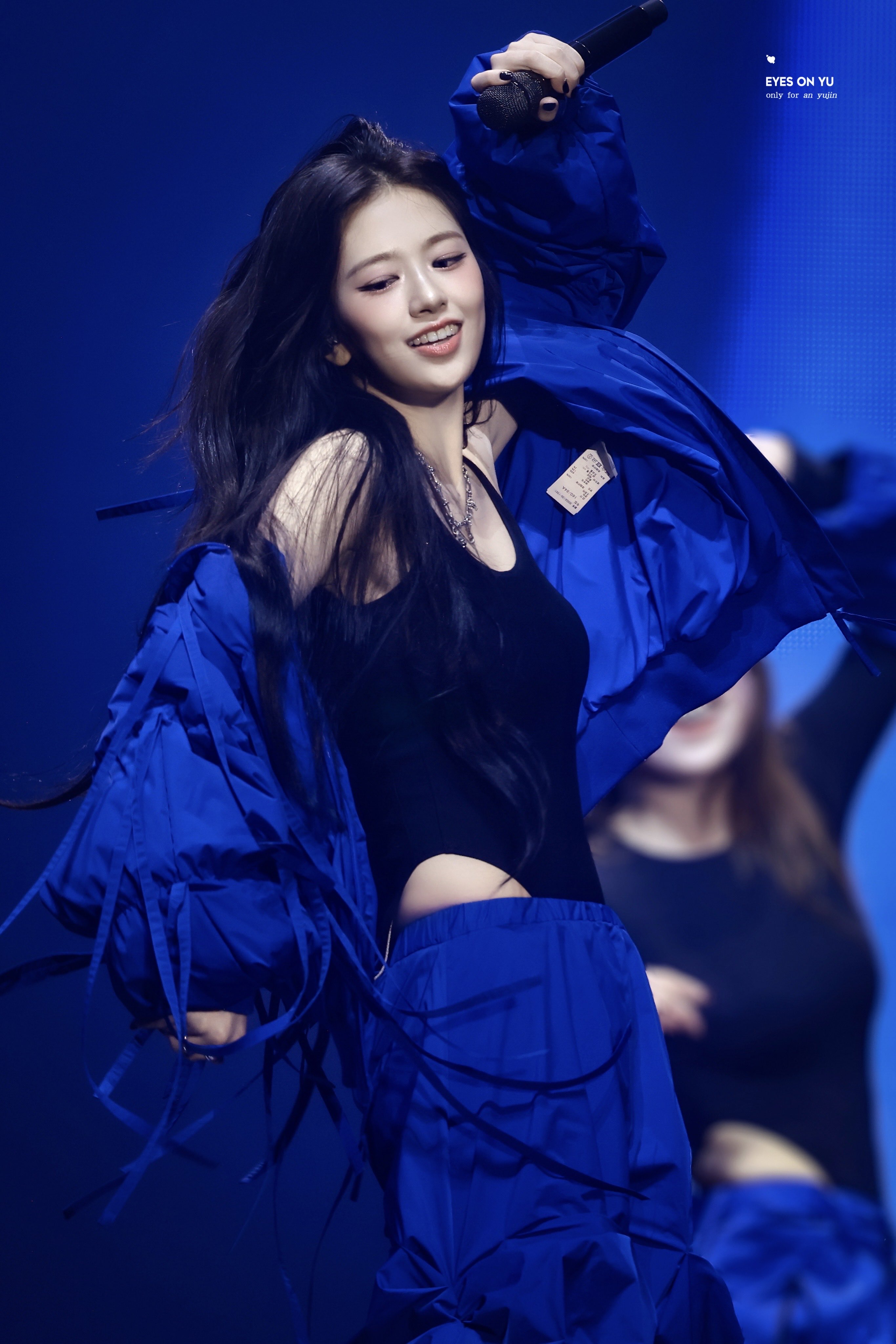 오늘자 콘서트에서 비주얼 레전드 찍은 아이브 안유진...jpg | 인스티즈