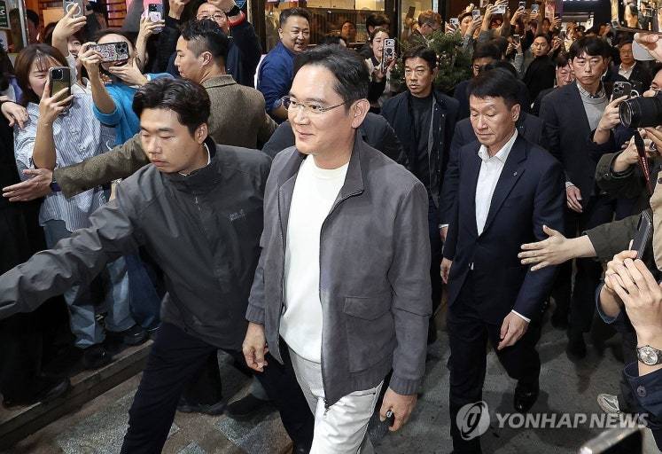 [잡담] 이재용 왜이렇게 로봇 같지 | 인스티즈
