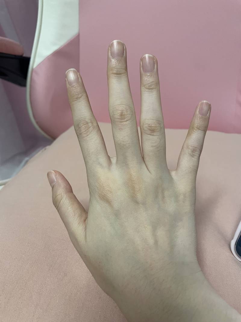 [잡담] 나 손 창백해보여? | 인스티즈