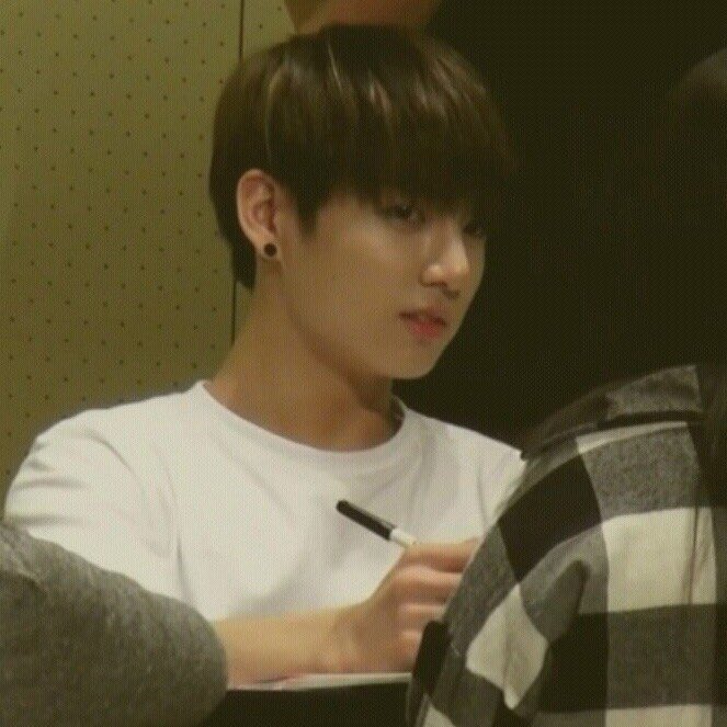[잡담] 정국 오빠라이팅 13년만에 성공한게 너무 웃김 | 인스티즈