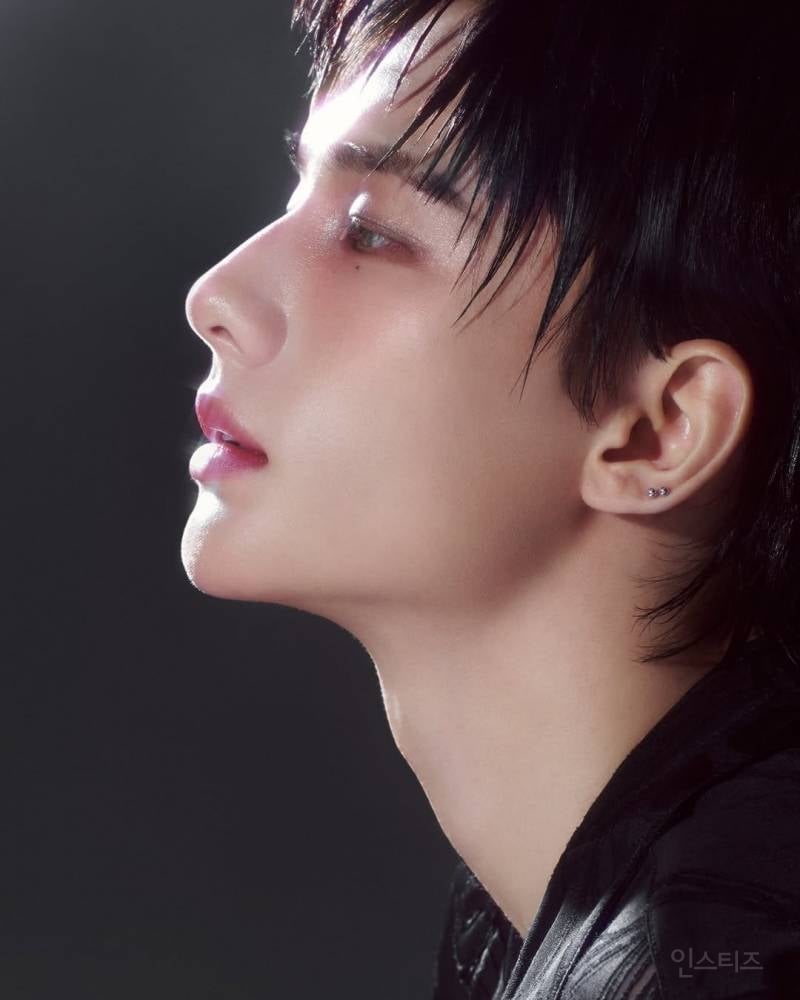 지방시 뷰티 홀리데이 화보 촬영한 스트레이 키즈 현진.JPG | 인스티즈
