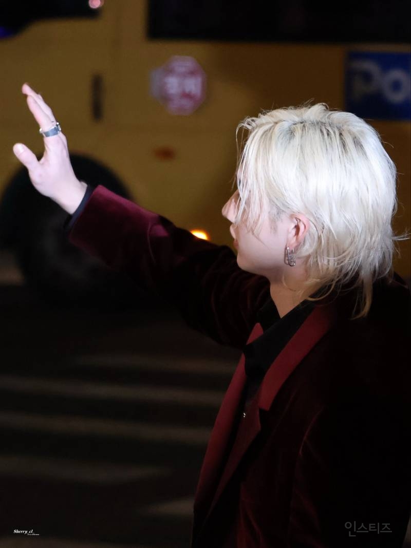오늘자 펜디 행사장에서 뱀파이어 같았다는 남돌 | 인스티즈