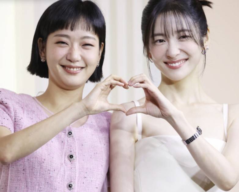 [잡담] 은중과 상연보다가 박지현 피부에 깜놀 | 인스티즈