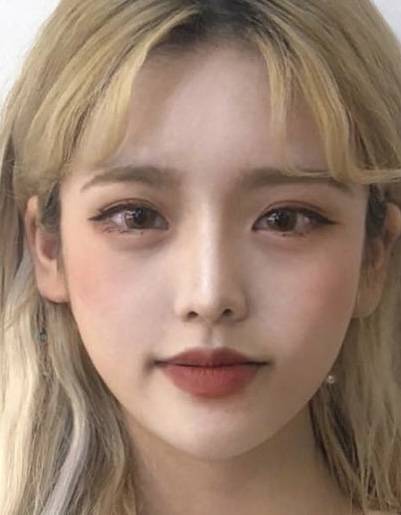 [잡담] 나 내일윤곽상담받으러갈건데 사진둘중에 뭐가져갈까 | 인스티즈