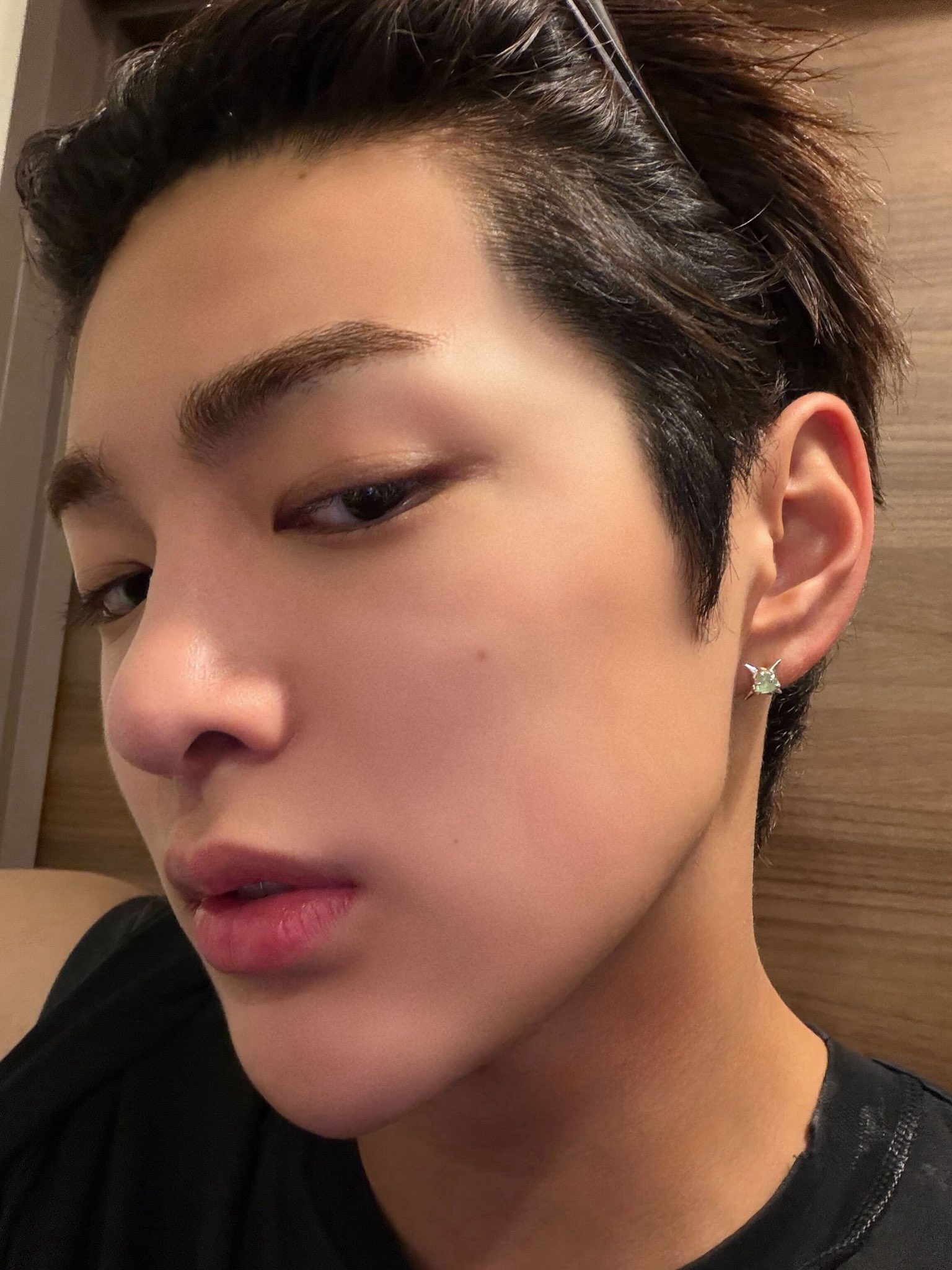 [잡담] 건호 속눈썹 너무 부러워 진짜 면봉 몇개올라갈까 | 인스티즈