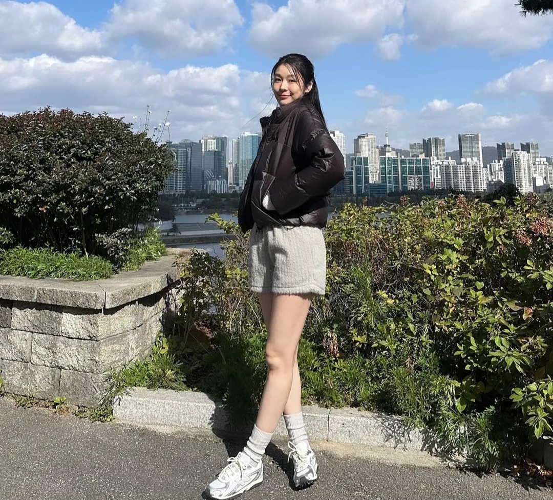 [잡담] 251106 김연아 인스타 🧡(feat 뉴발란스) | 인스티즈