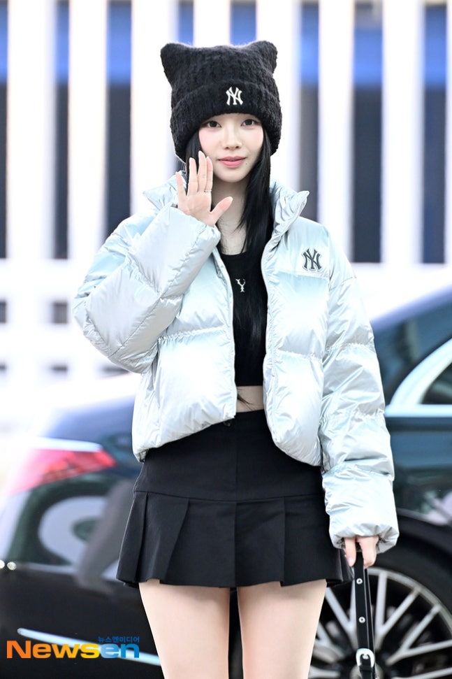 [잡담] 251107 카리나 일본 출국 기사사진 🐈‍⬛ | 인스티즈