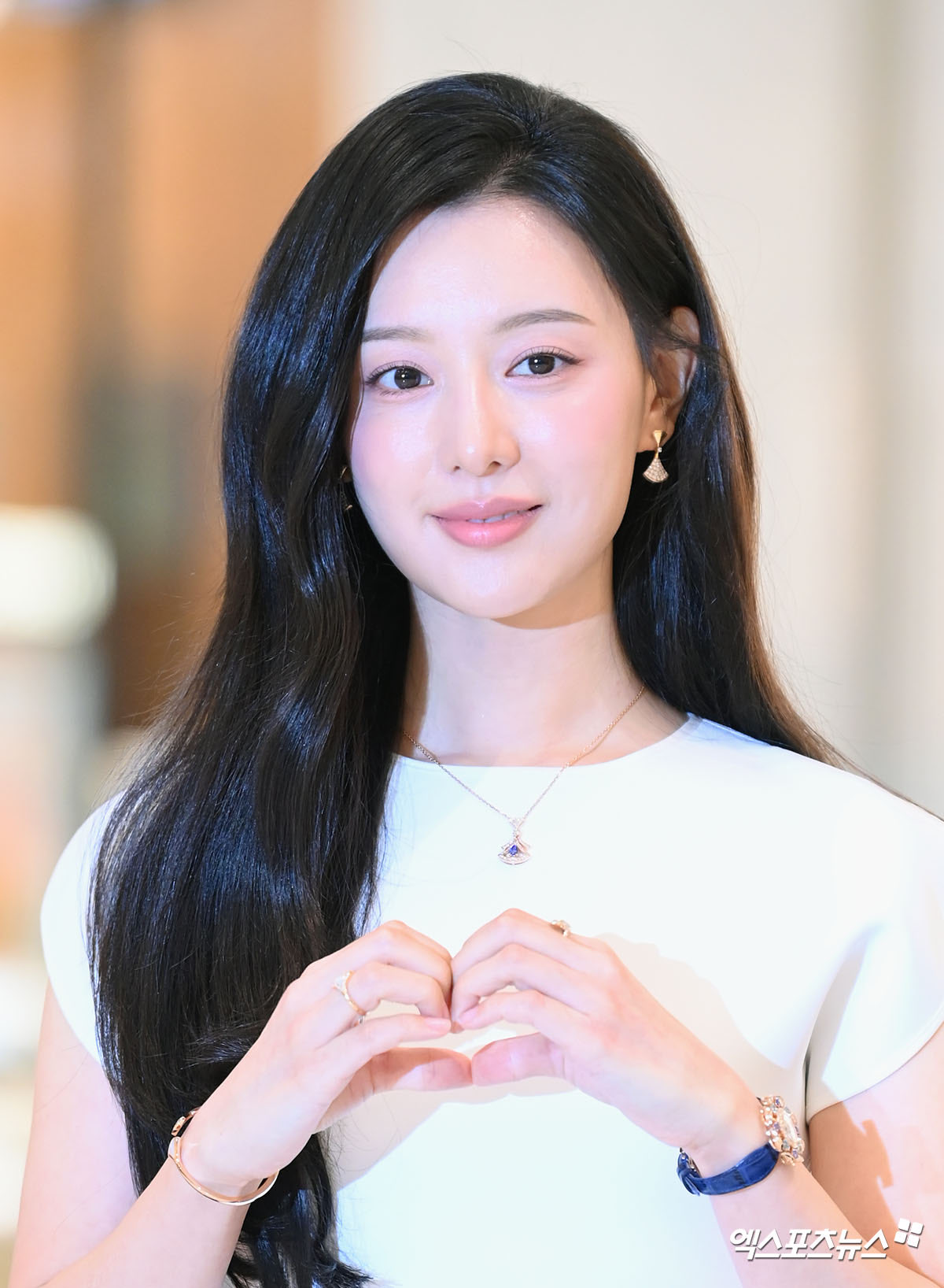 [잡담] 251107 불가리 홀리데이 팝업스토어 행사 김지원 기사사진 | 인스티즈