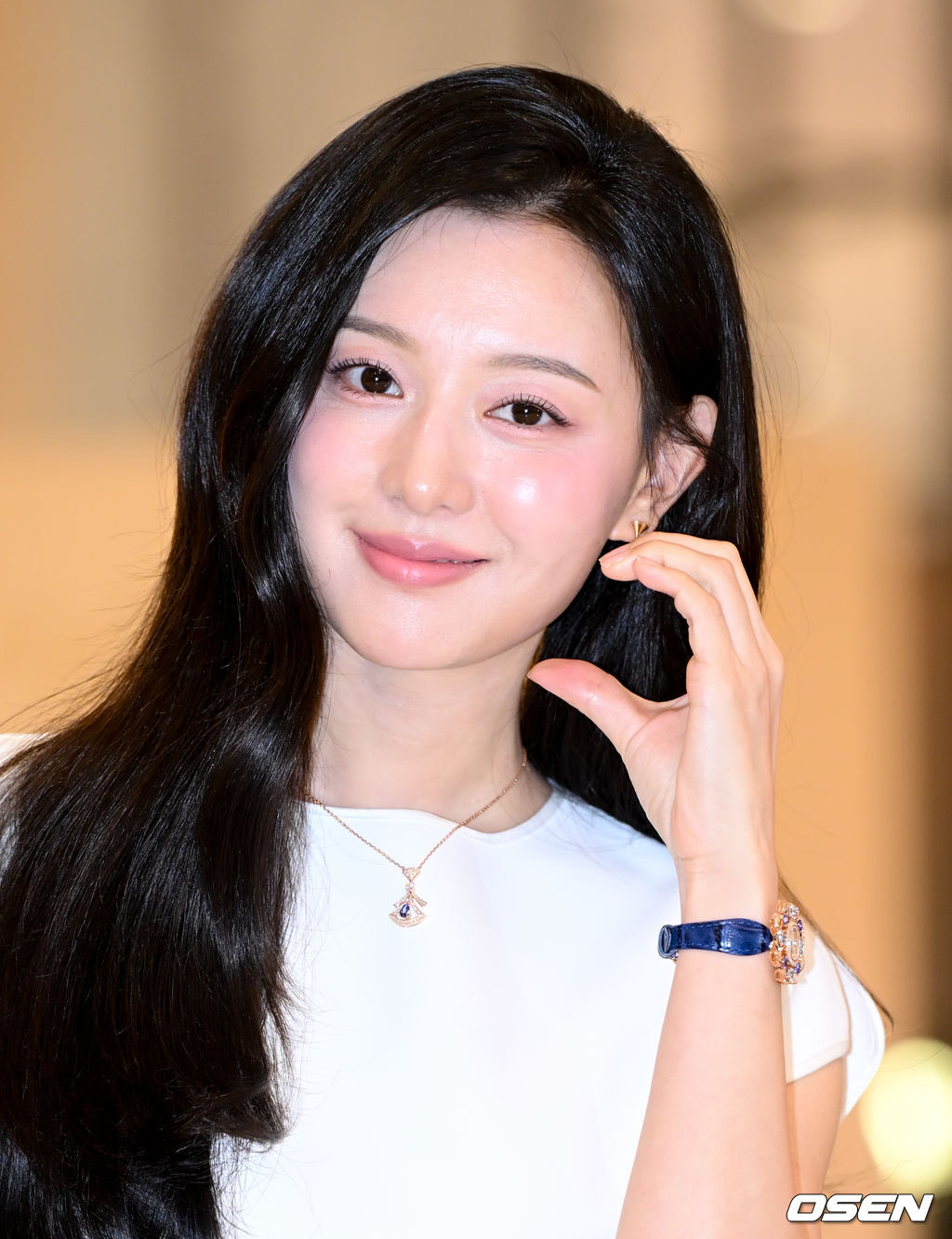 [잡담] 251107 불가리 홀리데이 팝업스토어 행사 김지원 기사사진 | 인스티즈
