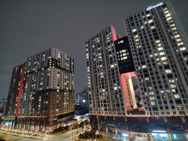 [잡담] 민주당 지지하는 애들 종묘 앞에 이런거 세울때는 왜 아무말도 안함 | 인스티즈