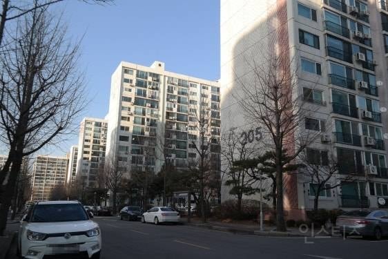 재건축 정비구역으로 지정된 대치미도아파트 풍경 | 인스티즈
