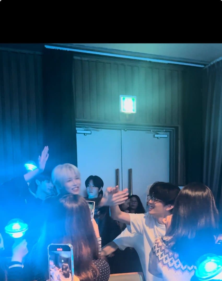 [잡담] 한음이가 강민이 하이터치 하고갔나봨ㅋㅋㅋ | 인스티즈