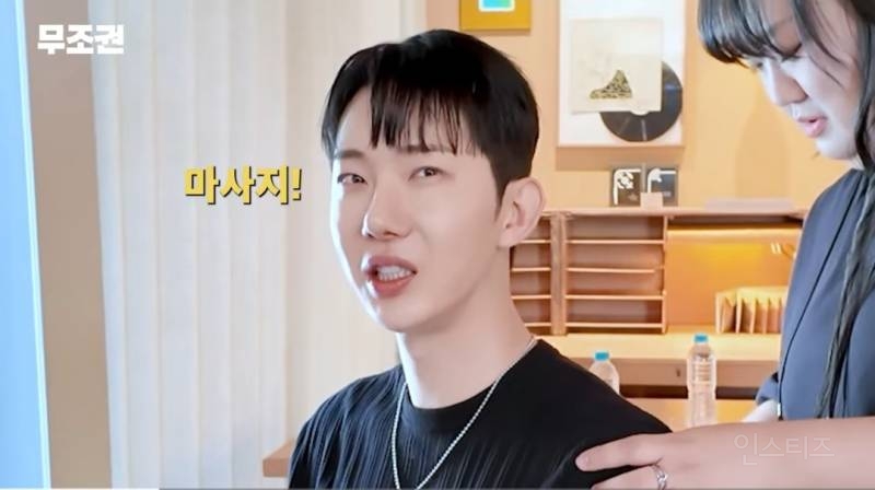 가수들이 콘서트나 공연전에 마사지받는이유.jpg | 인스티즈
