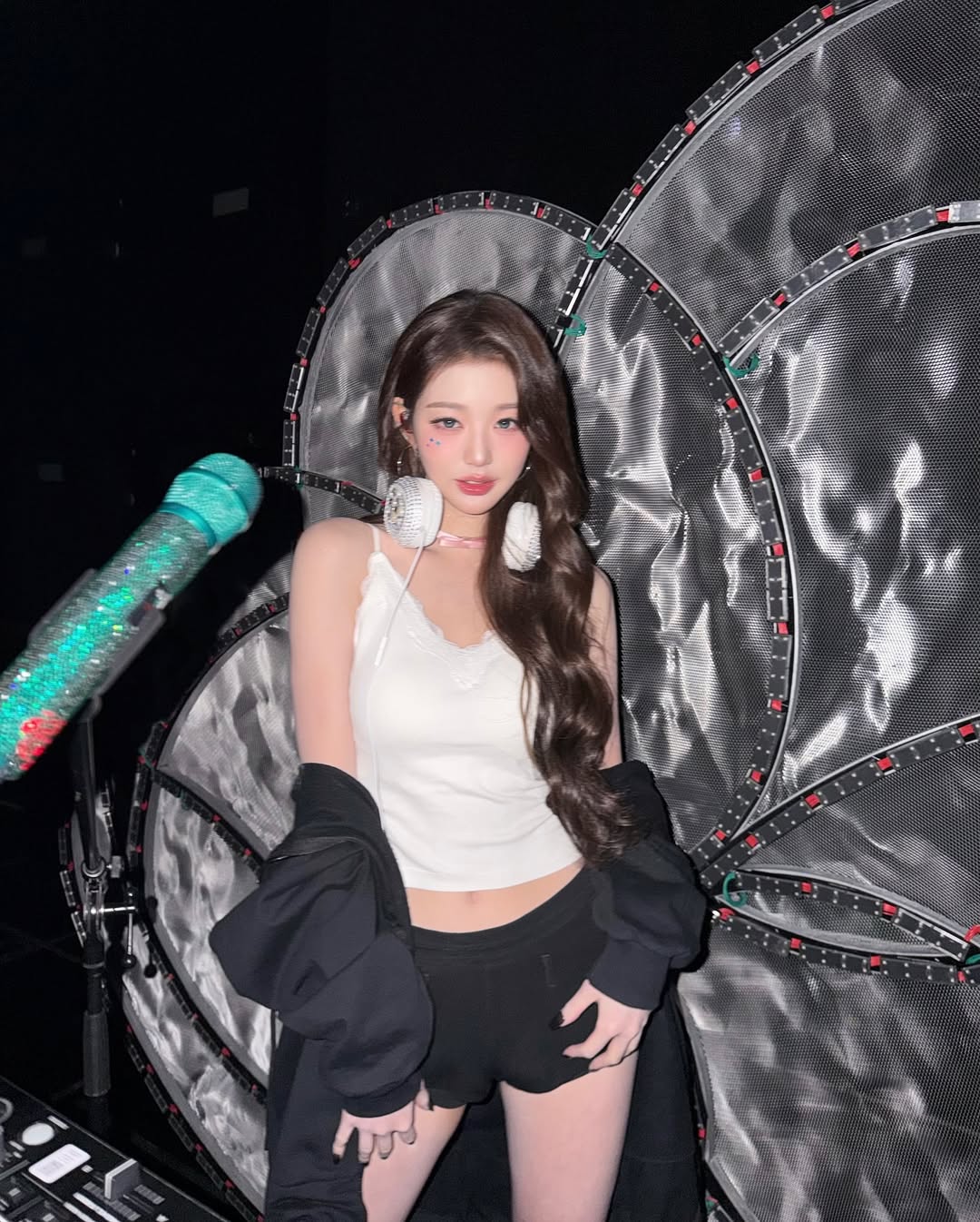 [잡담] 251108 장원영 인스타 🎶🎵🪩🖤🎆💕 | 인스티즈