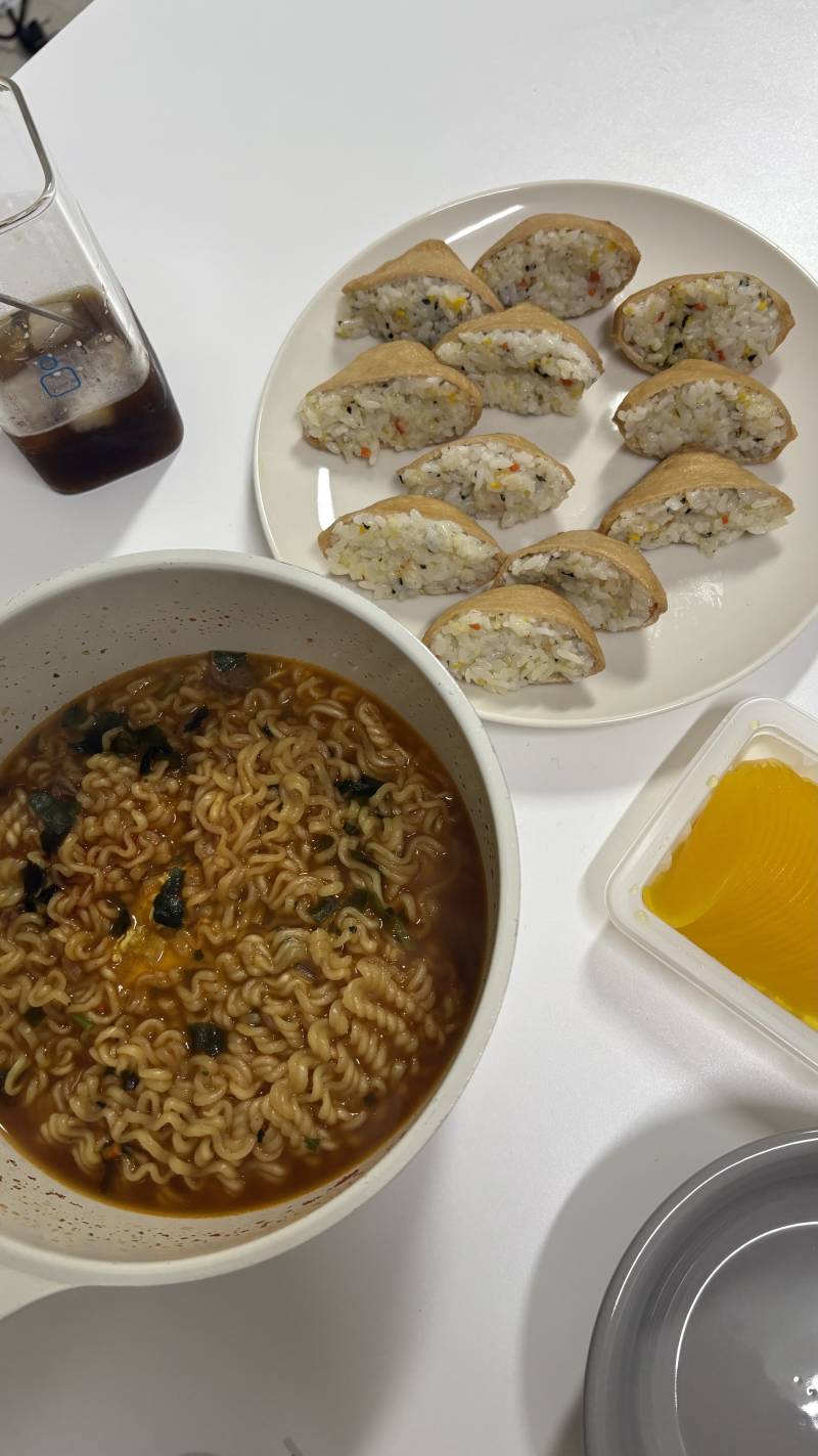 [잡담] 얘드라 너네 진라면 약간매운맛 나온 거 알고 있었어? | 인스티즈