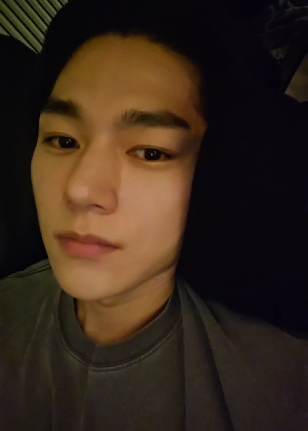 [잡담] 인피니트 엘 라방에서 누워있는데도 잘생겼음.. | 인스티즈