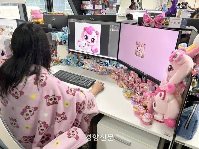 캐치 티니핑 회사 직원들 책상 | 인스티즈