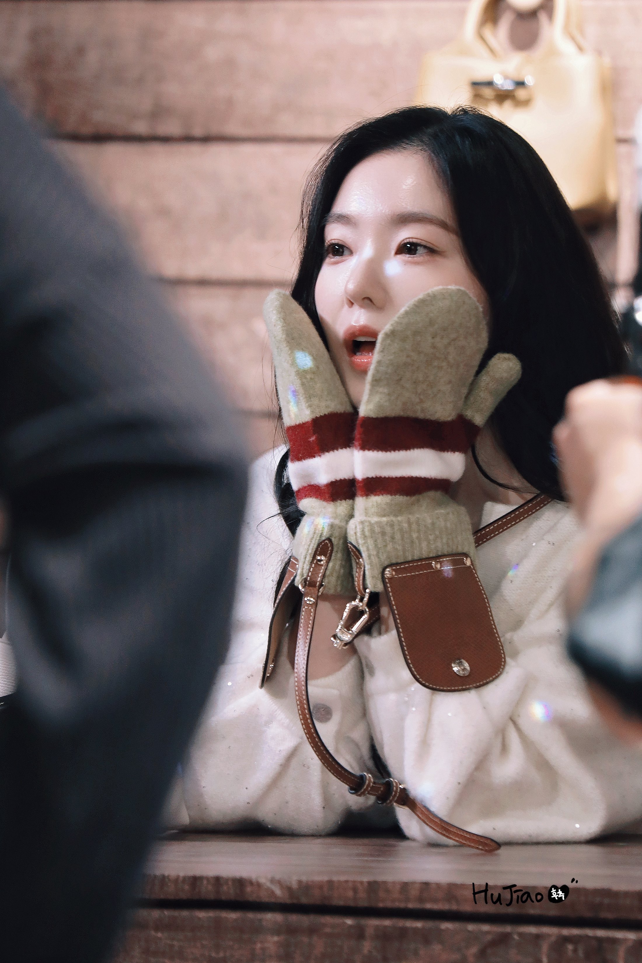 [잡담] 오늘자 아이린 롱샴 팝업스토어 | 인스티즈