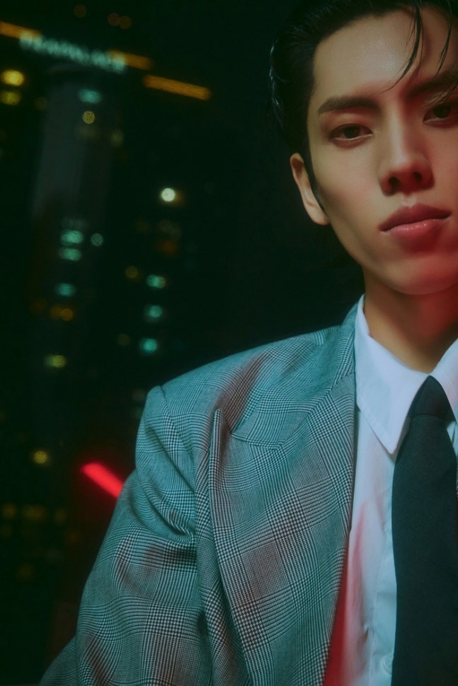 [정보/소식] 인피니트 장동우, 새 콘셉트 포토 공개…화려한 야경 속 '완벽 슈트핏' | 인스티즈