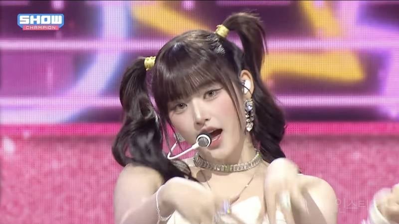 너무 예뻐서 보는 사람 모두 유혜주남편처럼 만든다는 어제자 피프티피프티 아테나.jpg | 인스티즈