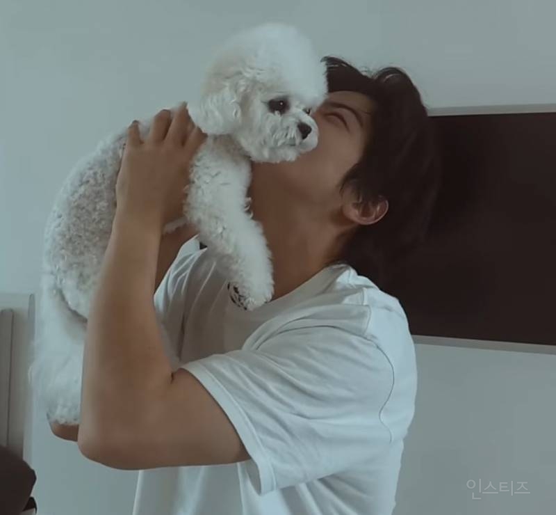 반려견 동동이랑 컨포찍은 차은우.jpg | 인스티즈