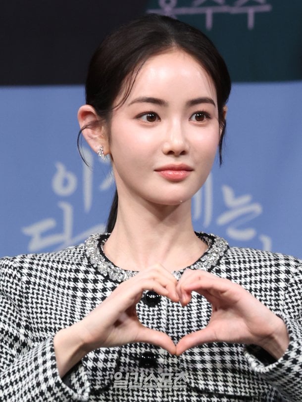 [잡담] 홍수주 얼굴이 왜 달라진것같지 했는데 | 인스티즈