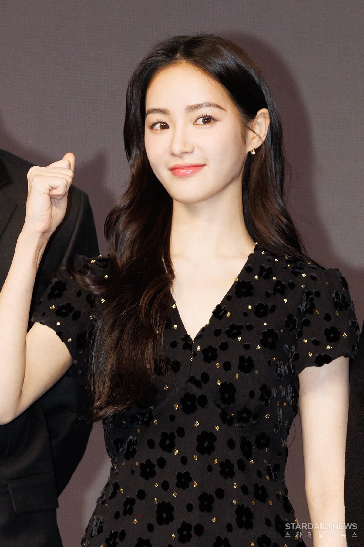 [잡담] 홍수주 얼굴이 왜 달라진것같지 했는데 | 인스티즈