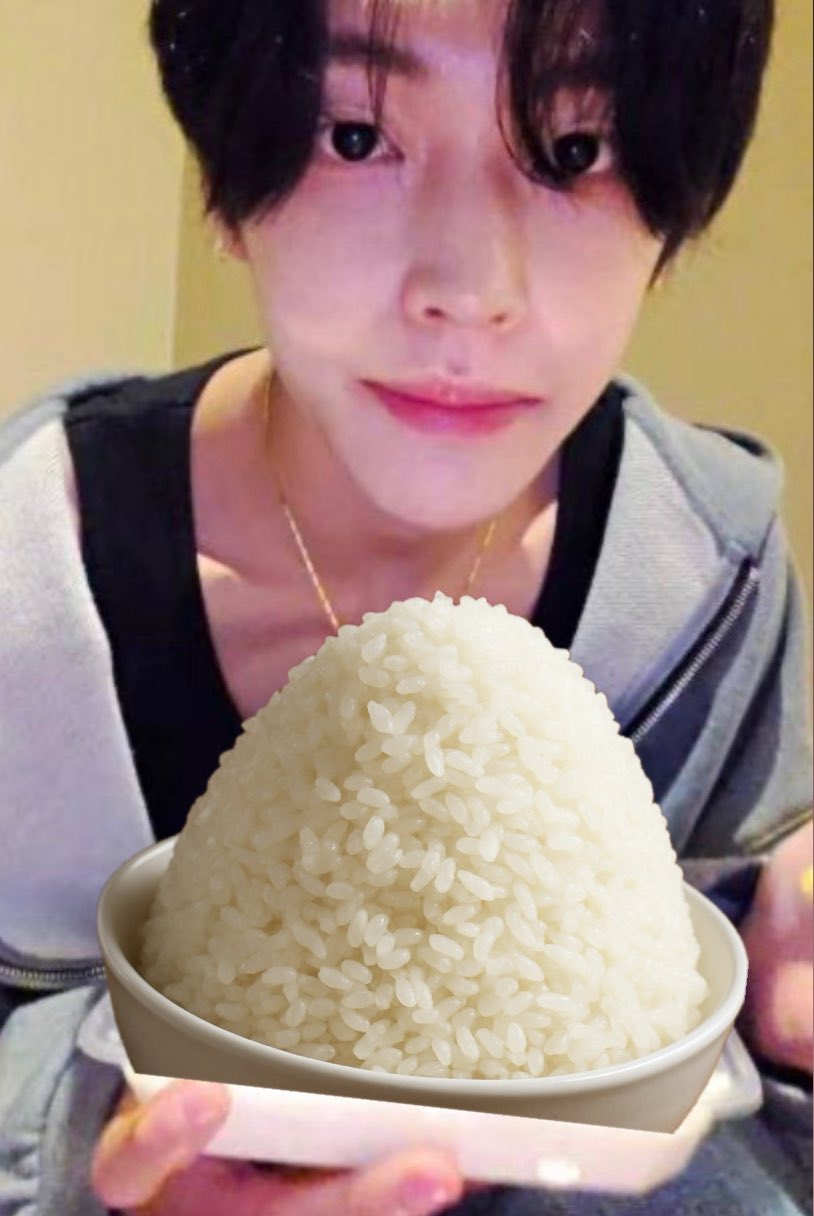 [잡담] 원빈이는 밥(rice)을 정말 좋아하는 거 같아 | 인스티즈