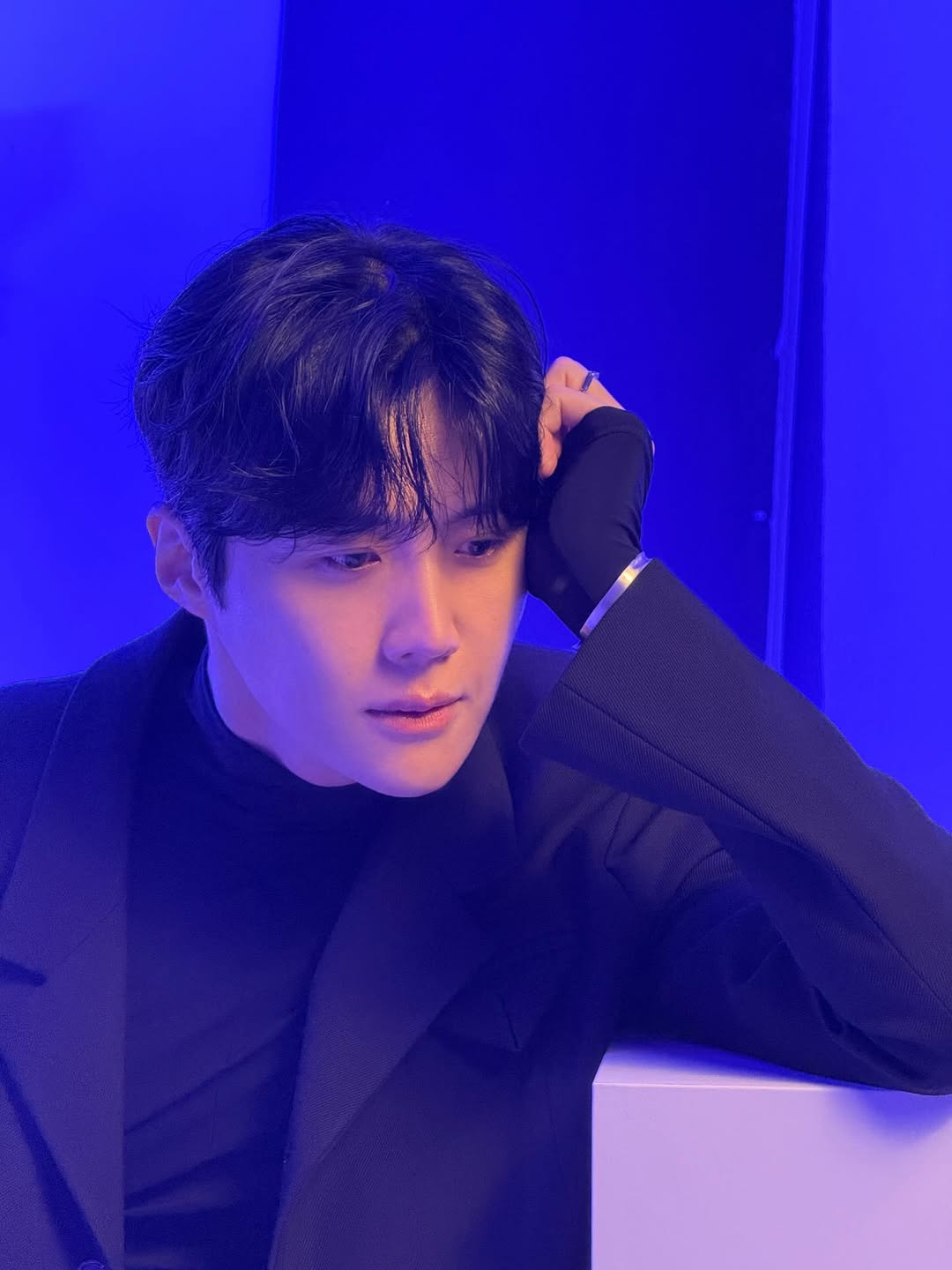 [잡담] 김선호) 김선호 시그사진 비하인드 몇장줬는데 느낌좋다 | 인스티즈