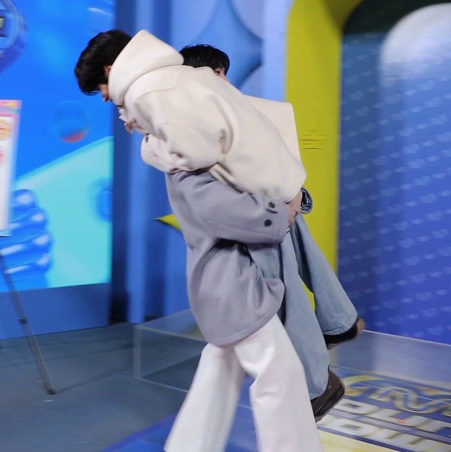 [잡담] 소희 들고 ㅌㅌ | 인스티즈