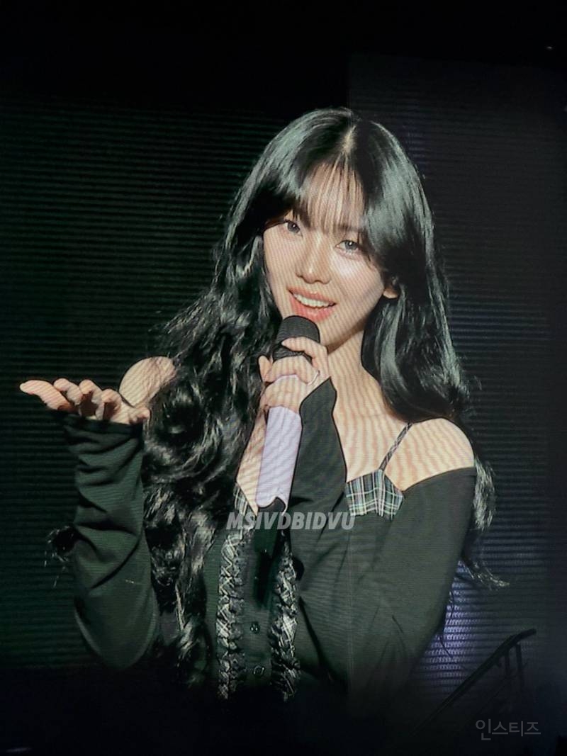251115 방콕 콘서트 에스파 카리나 전광판 | 인스티즈