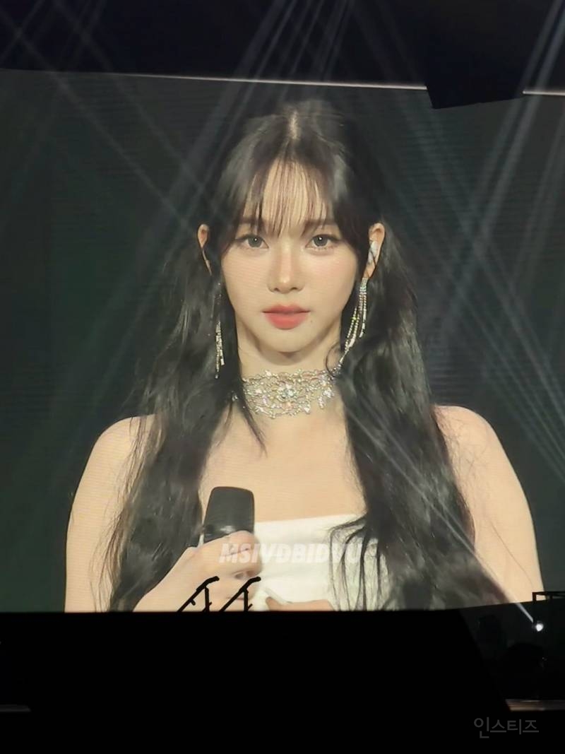 251115 방콕 콘서트 에스파 카리나 전광판 | 인스티즈