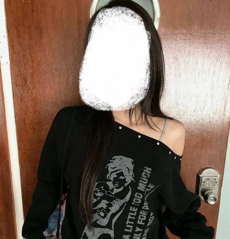[잡담] 팬싸+하이터치 가는데 옷 골라줘 | 인스티즈