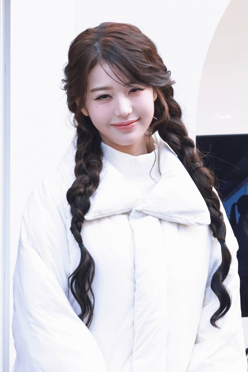 오늘 아이더X코스모폴리탄 캐시미어 트레일러 팝업 포토콜 행사 참석한 아이브 장원영 | 인스티즈
