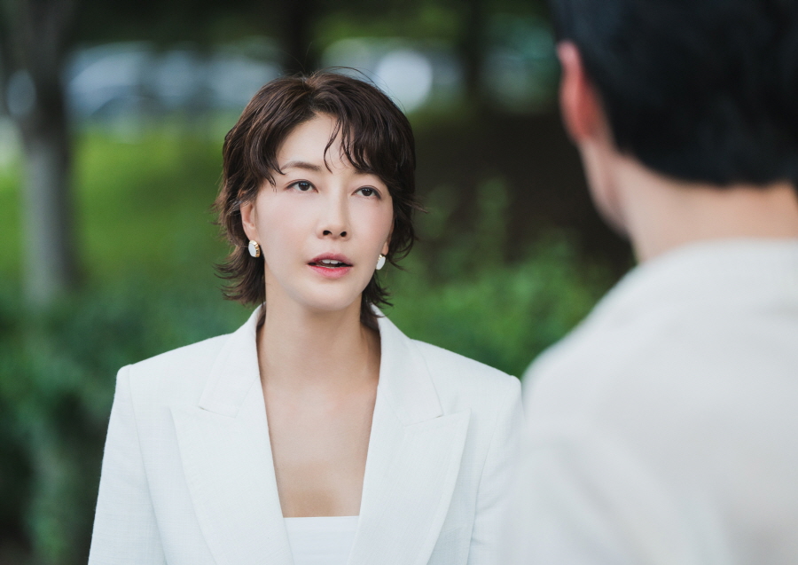[정보/소식] 다음생은없으니까) '다음생은' '유부녀' 한혜진 VS '골드미스' 진서연, 온도차 스킨십 | 인스티즈