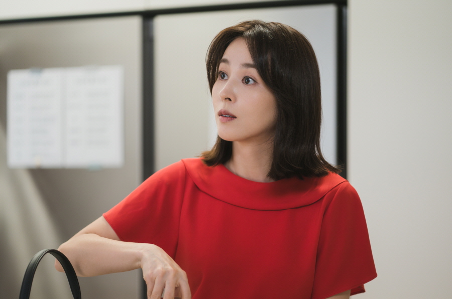 [정보/소식] 다음생은없으니까) '다음생은' '유부녀' 한혜진 VS '골드미스' 진서연, 온도차 스킨십 | 인스티즈