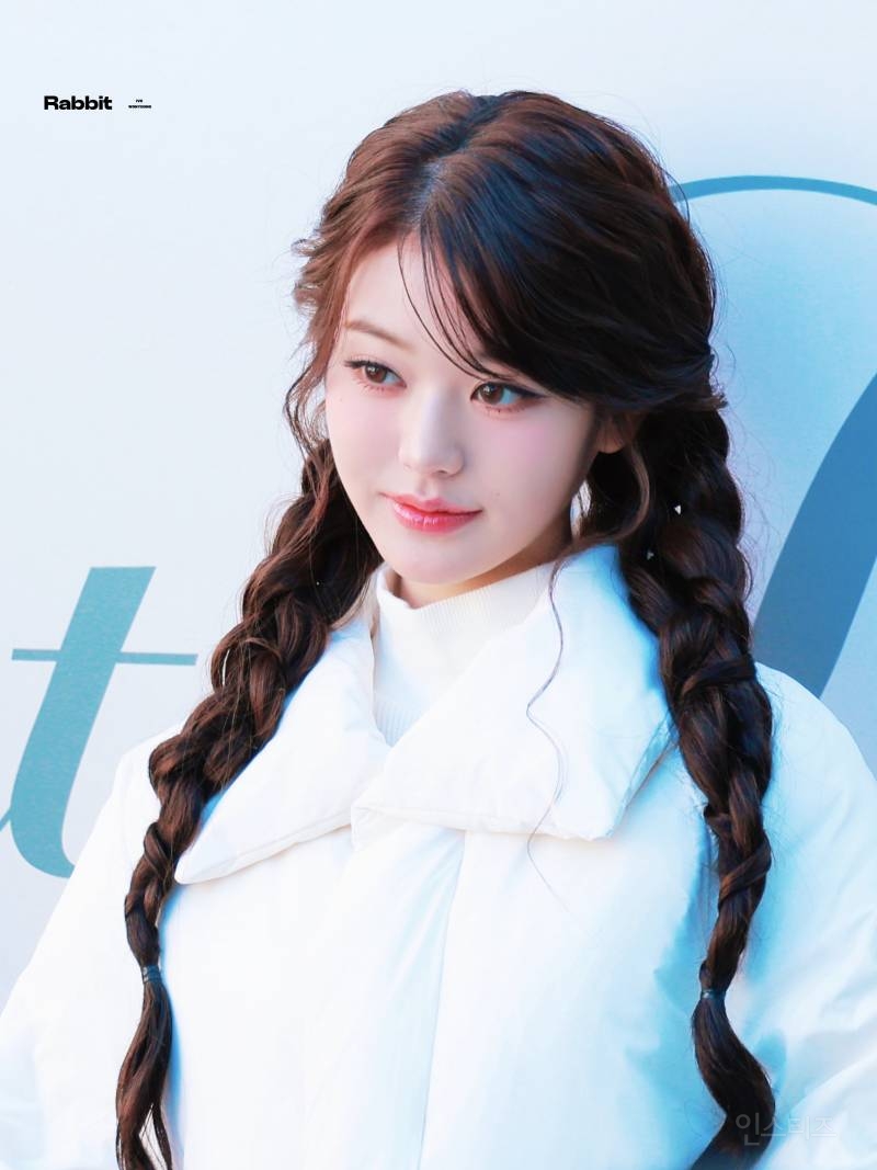 오늘 아이더X코스모폴리탄 캐시미어 트레일러 팝업 포토콜 행사 참석한 아이브 장원영 | 인스티즈
