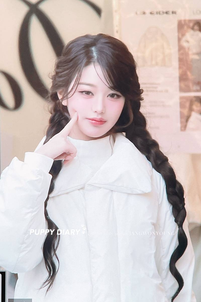 오늘 아이더X코스모폴리탄 캐시미어 트레일러 팝업 포토콜 행사 참석한 아이브 장원영 | 인스티즈