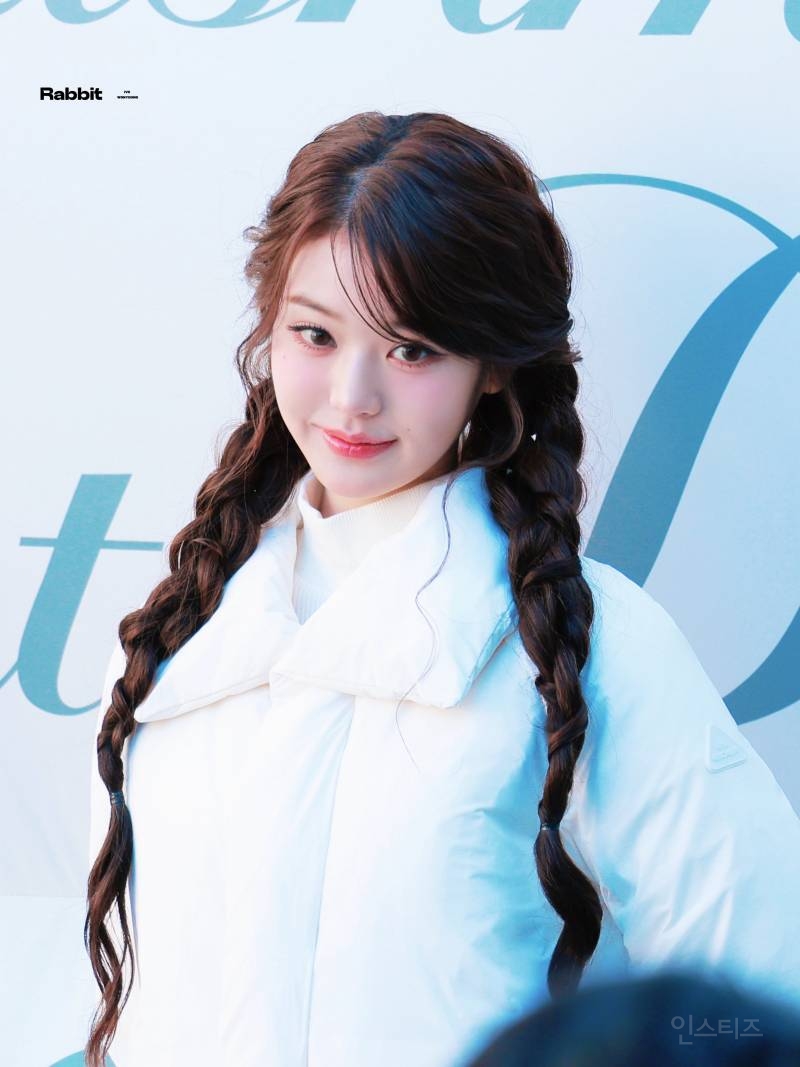 오늘 아이더X코스모폴리탄 캐시미어 트레일러 팝업 포토콜 행사 참석한 아이브 장원영 | 인스티즈