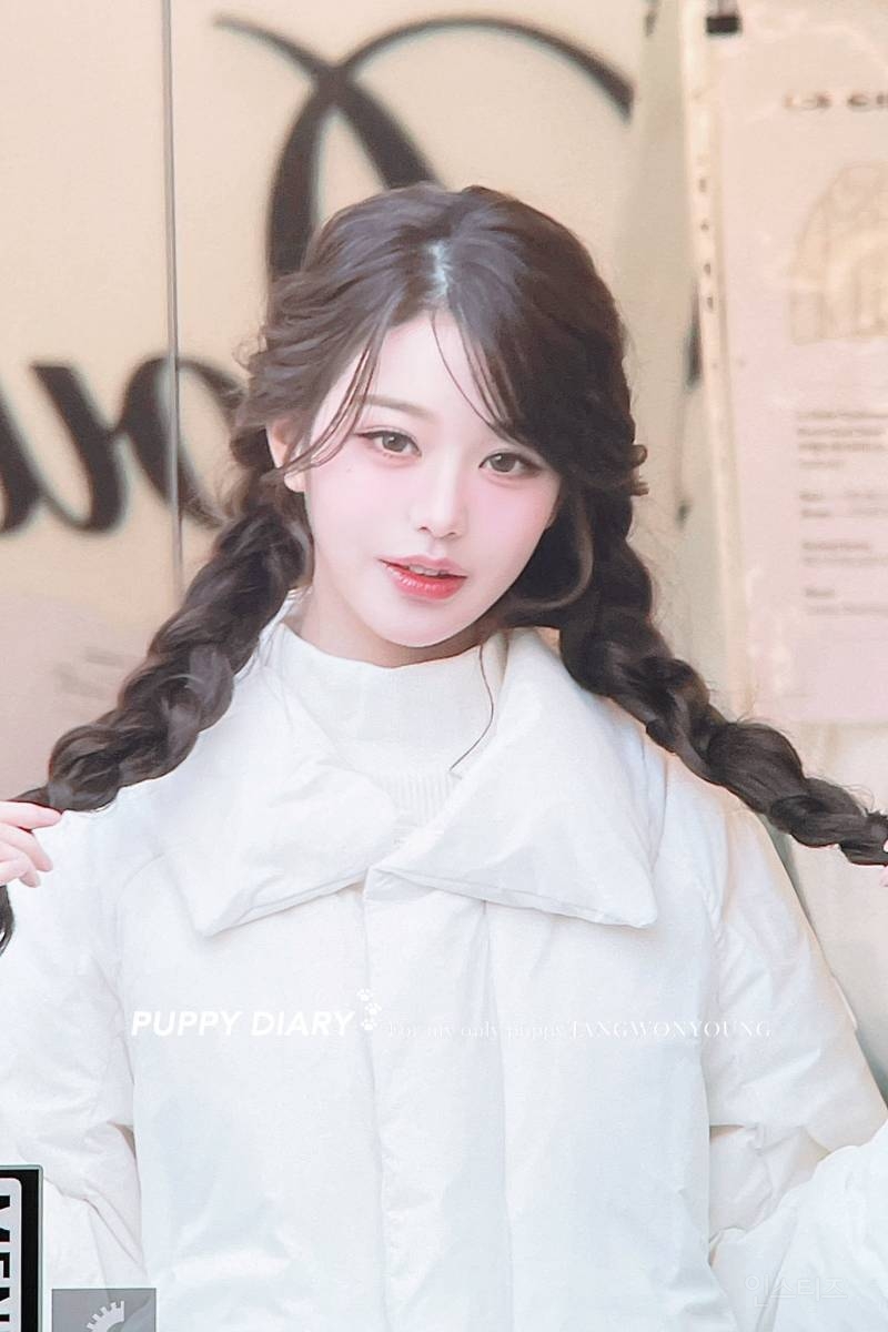오늘 아이더X코스모폴리탄 캐시미어 트레일러 팝업 포토콜 행사 참석한 아이브 장원영 | 인스티즈
