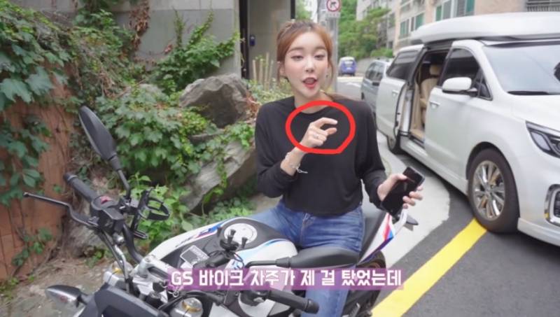 [잡담] 작년에 르노 여직원 집게손 마녀사냥 당한 거 넘 안타까움 | 인스티즈