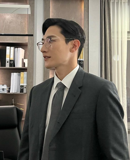 [잡담] 대군부인) 그거아니 노상현도 아이유랑 잘 어울릴 거 같음 | 인스티즈