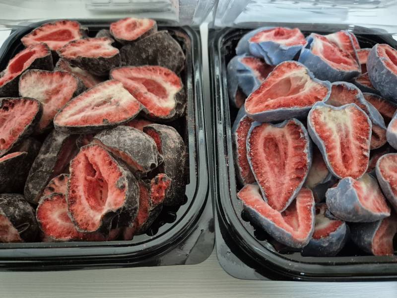 [잡담] 시장에서 딸기초콜릿 샀는데 개맛있어 | 인스티즈