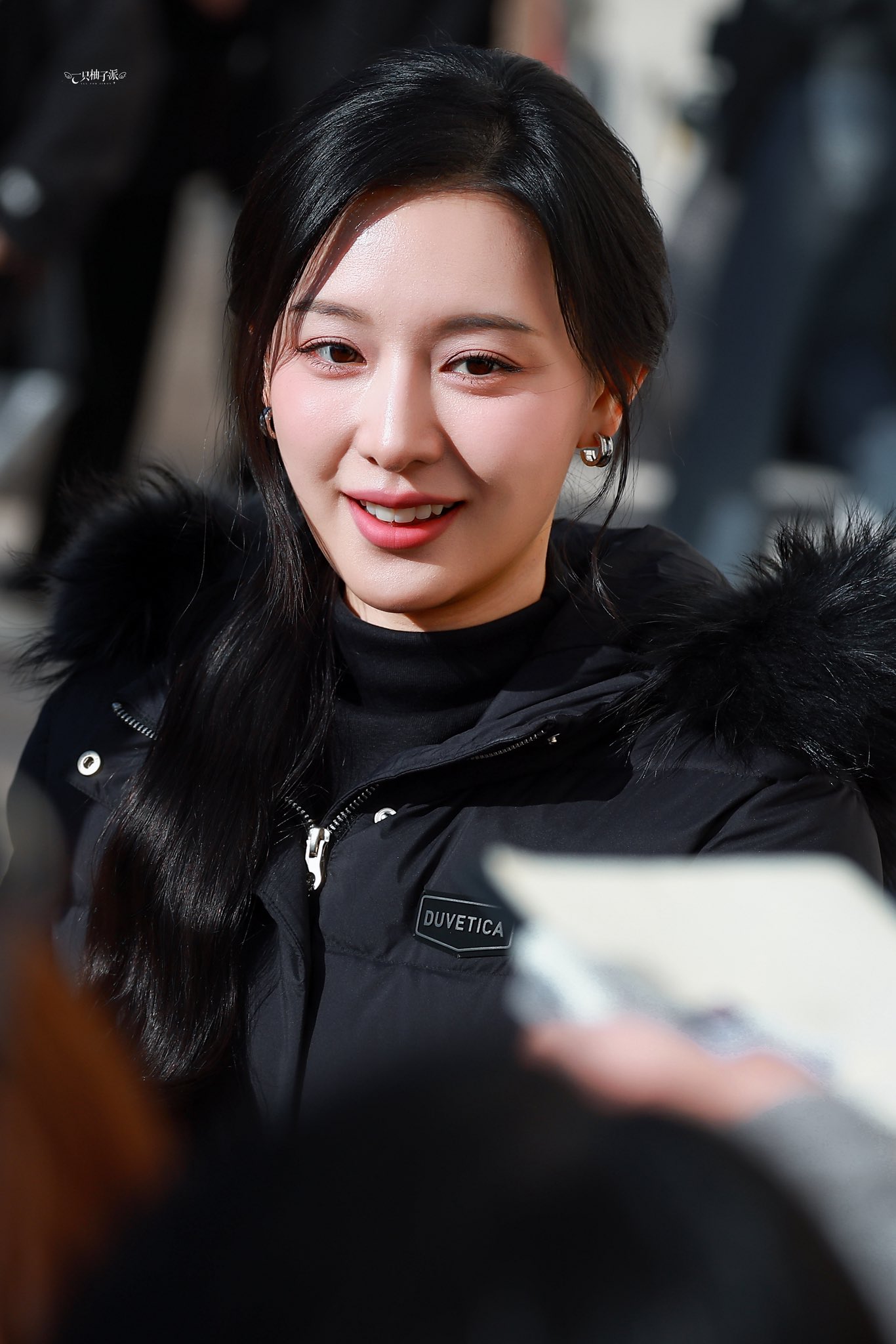 [잡담] 251117 김지원 듀베티카 포토콜 행사 사진들 | 인스티즈